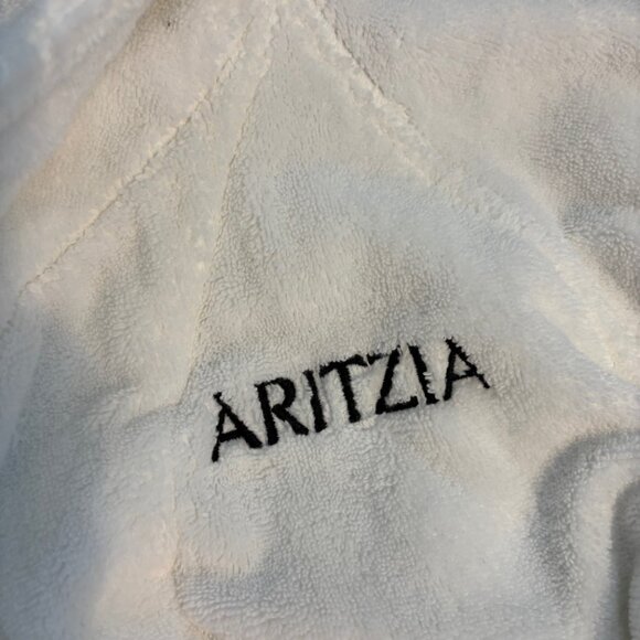 NWOT - RARE Aritzia Plush Bathrobe - Size M/L - Picture 4 of 5